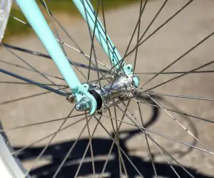 spokes on bicycle