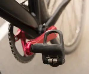 Weight savings on bicycle pedal